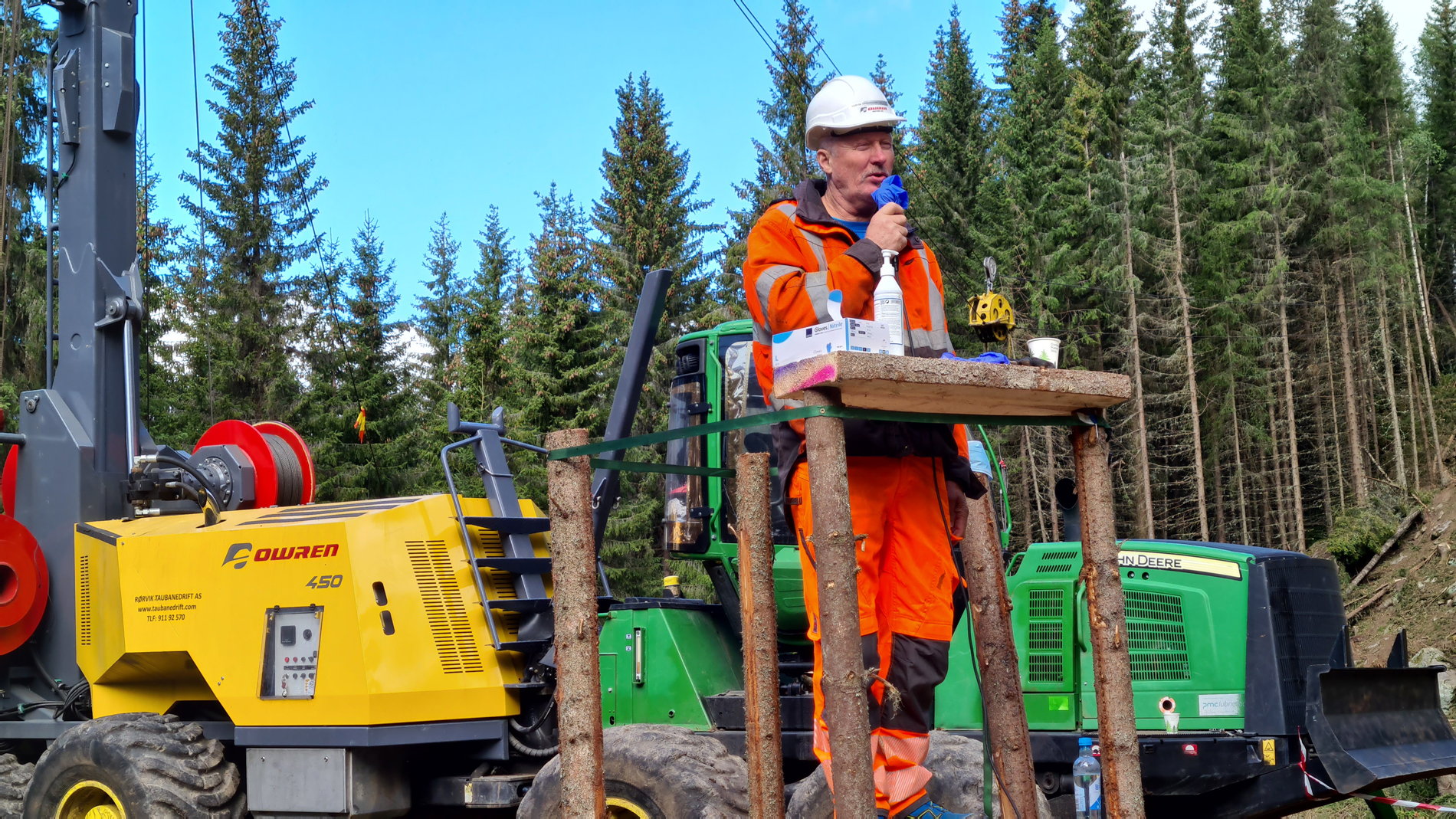 20200828_133532 Vidar Rørvik i sitt rette element slik vi mange kjente han. Biletet er teke under den store taubanedagen i Øyer i august 2020.
Foto: Kystskogbruket.