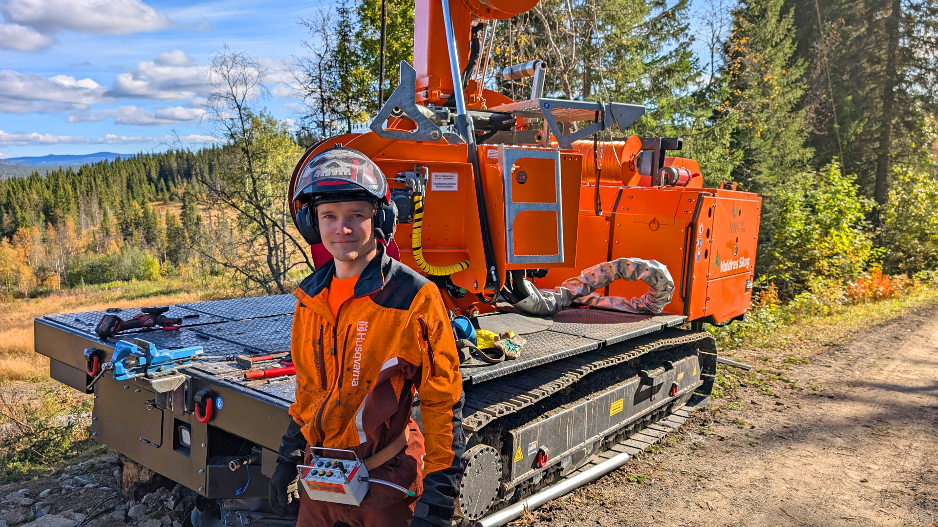 Vebjørn Hilmen i firma Valdres Skog AS og  frå Aurdal i Valdres representerar den unge generasjon taubaneentreprenørar i landet!