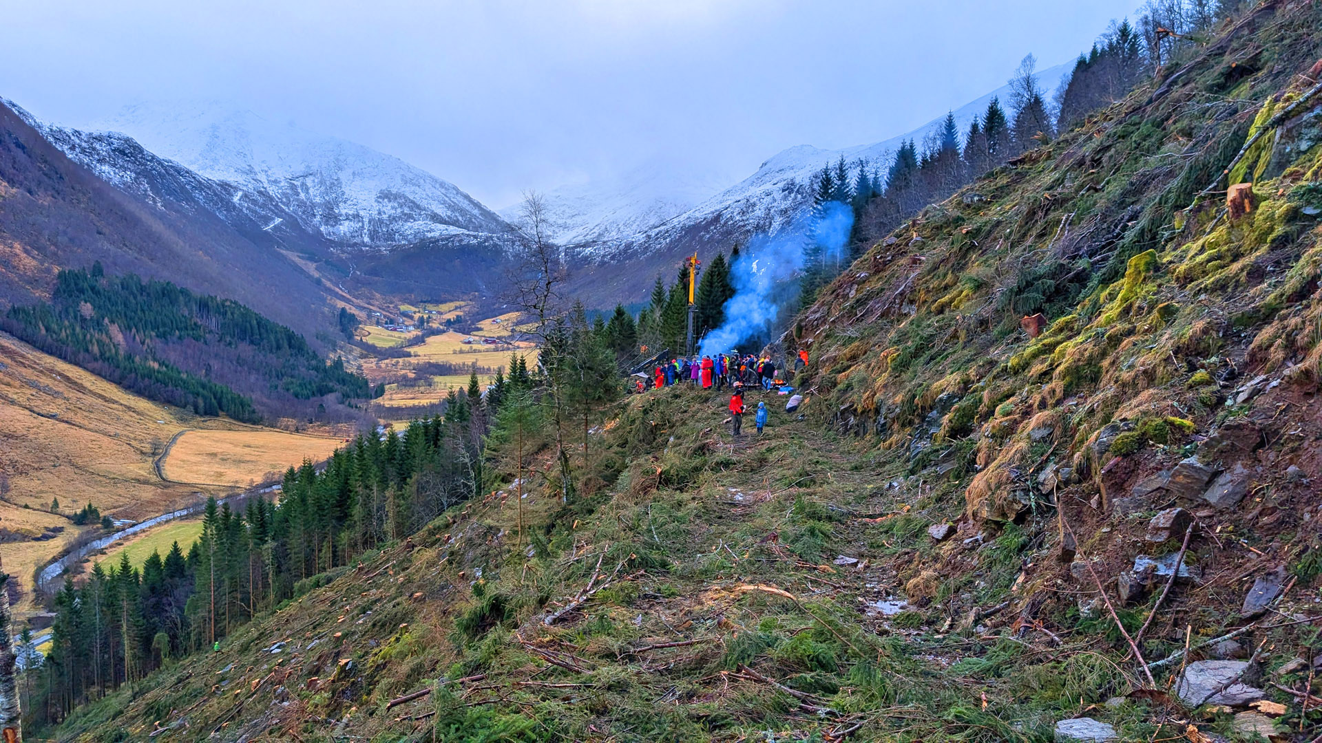 Det er eit imponerande skue med all denne frodige skogen i liene på Vestlandet. Skogdagen på Syvde synte at stadig fleire skogeigarar får auga opp for ei grøn, fornybar og etter kvart godt lønsam skognæring. Men sjølv om mykje er bra så er det enno store potensial for forbetringar.